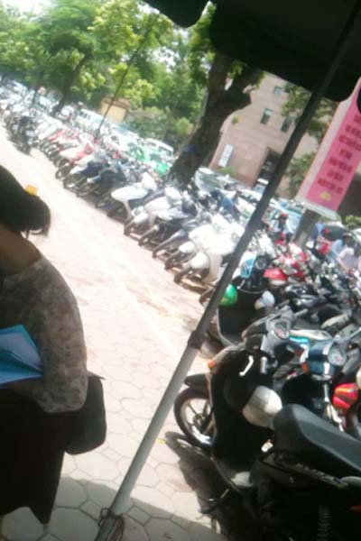 “guồng máy” thu tiền gửi xe 