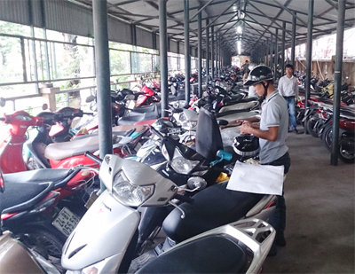 Đội giá vé xe ở bệnh viện Nhi Trung ương, tiền chui vào túi ai?