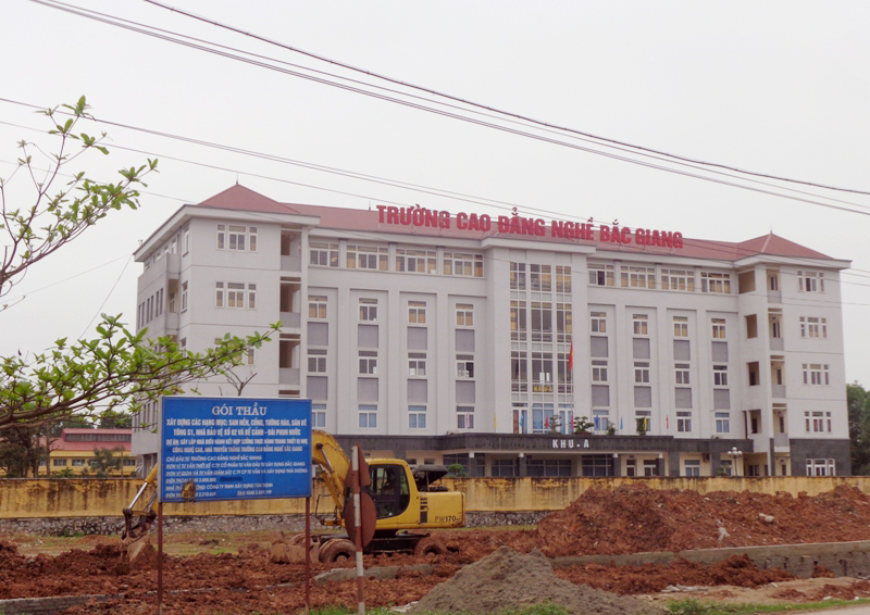 47 giảng viên kêu cứu vì quy định riêng của trường?