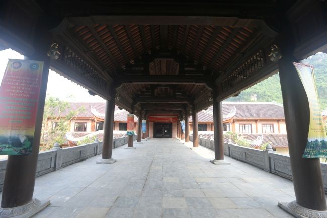 Nhà khách 5 sao toàn gỗ quý ở chùa Bái Đính