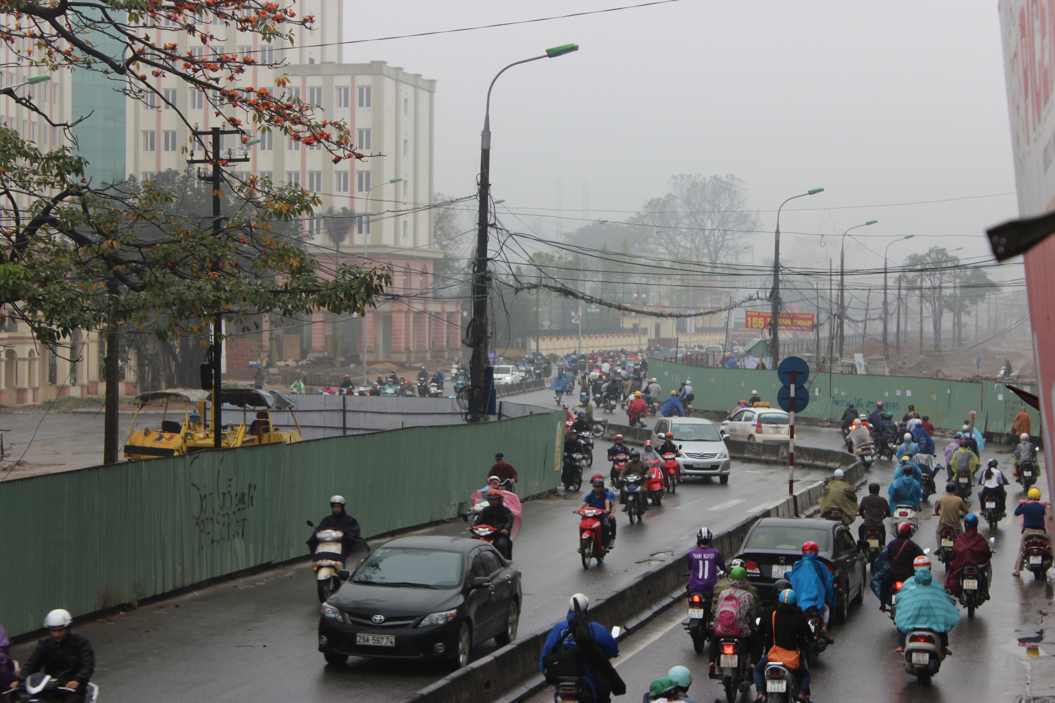 Bởi lòng người lúc căng lúc thẳng...