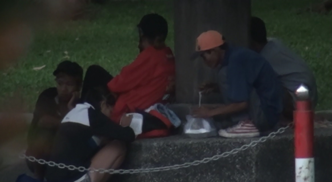 Chùm ảnh: Công khai chích ma túy ngay trung tâm Sài Gòn