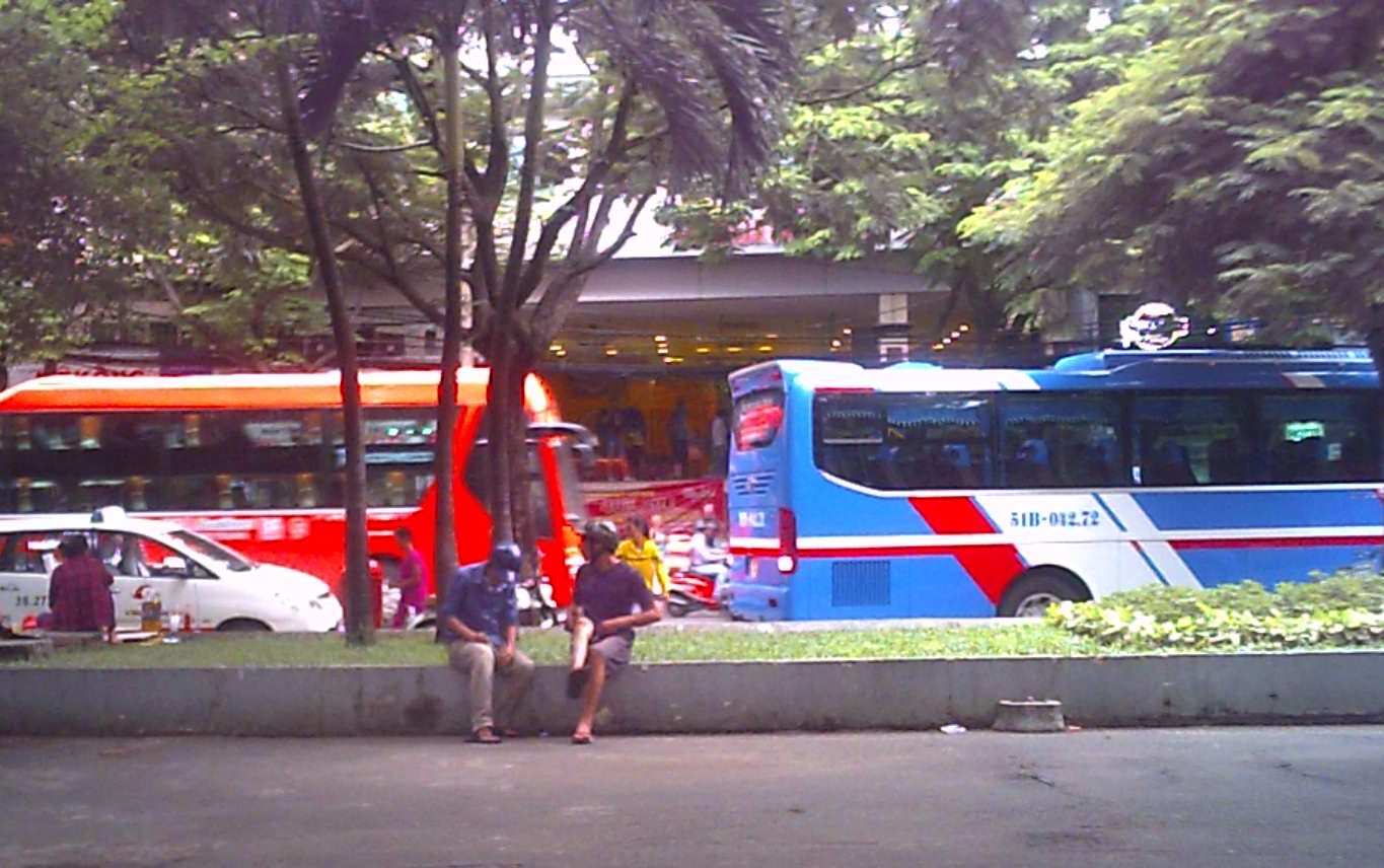 Chùm ảnh: Công khai chích ma túy ngay trung tâm Sài Gòn