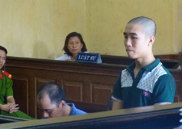 Y án 9 năm tù cho thanh niên làm chuyện người lớn với bé gái