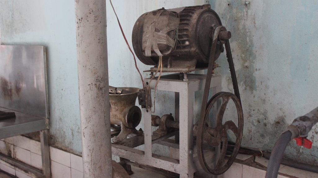 Thực hư việc công ty chế biến thức ăn cho học sinh bằng thịt thối