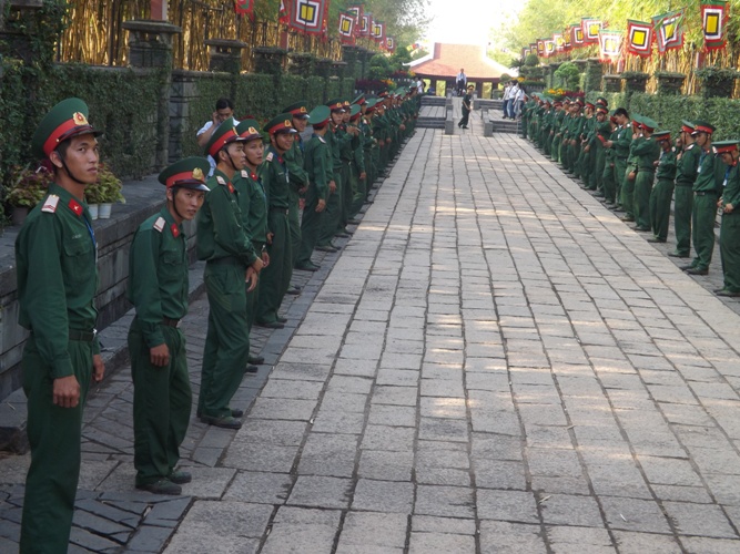 TP.HCM: Hàng triệu người về giỗ Quốc Tổ