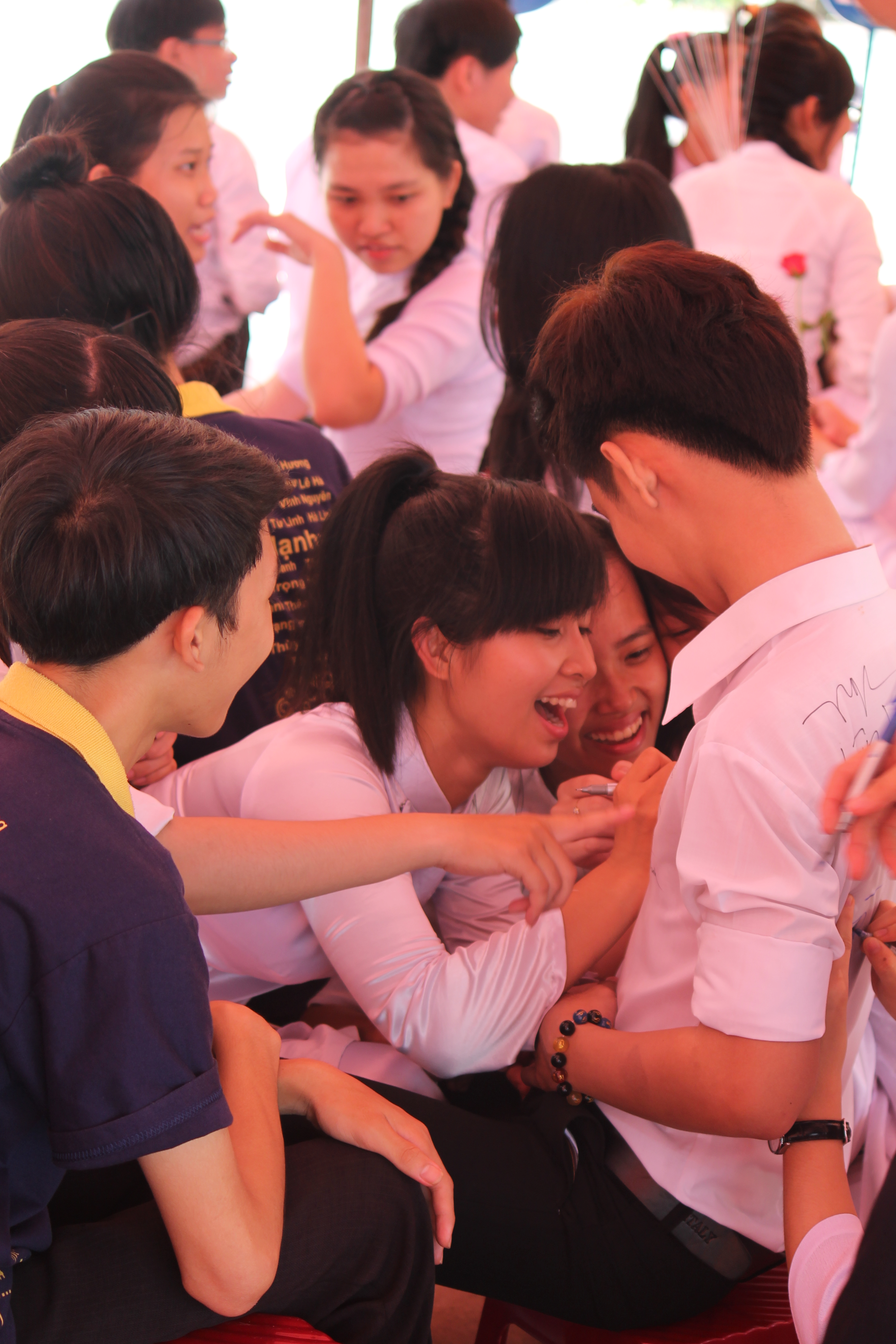 Xúc động lễ trưởng thành HS Phan Bội Châu – Dầu Tiếng