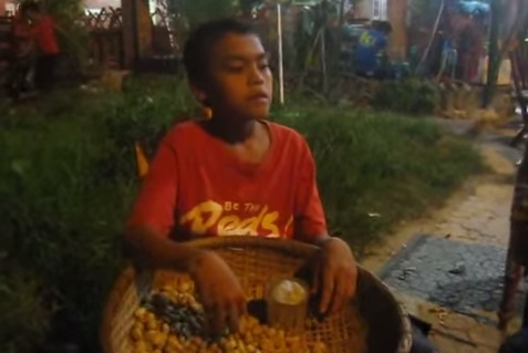 Cậu bé “Mưa thủy tinh” bị tai nạn rất nguy kịch