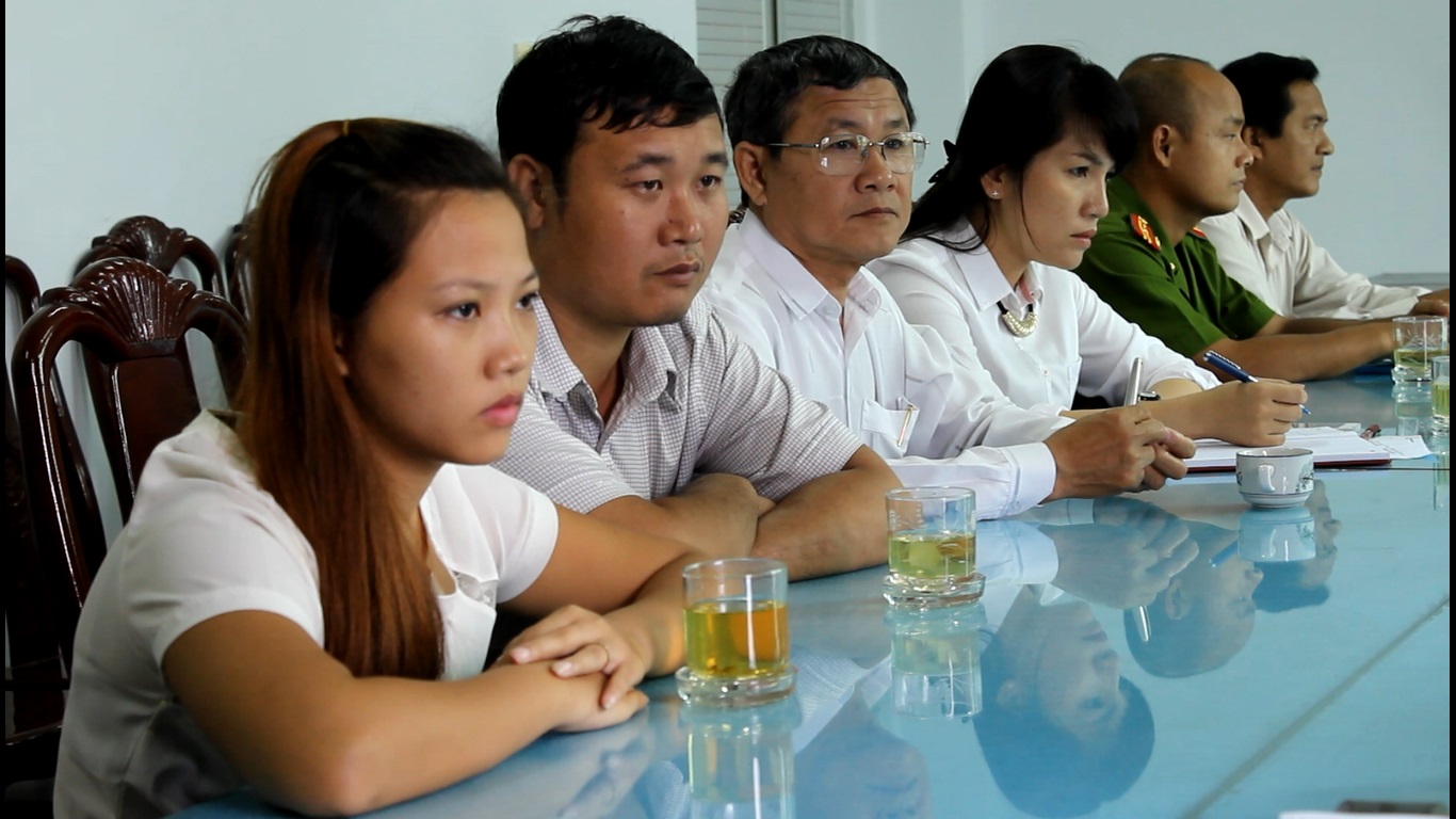 Khen thưởng đôi vợ chồng cưu mang bé Kim Ngân