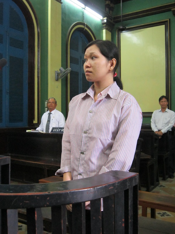 Mâu thuẫn vợ chồng, vợ mua xăng đốt chồng và hai em chồng Mâu thuẫn vợ chồng, vợ mua xăng đốt chồng và hai em chồng