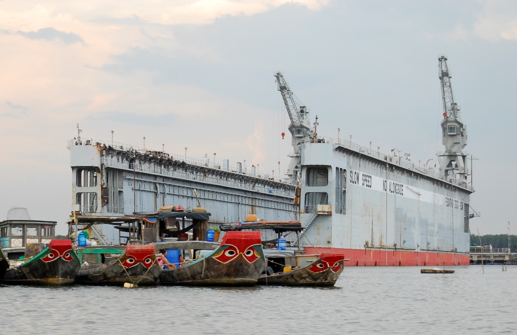 Đồng Nai: Ụ nổi 9 triệu USD đe dọa an toàn giao thông hàng hải