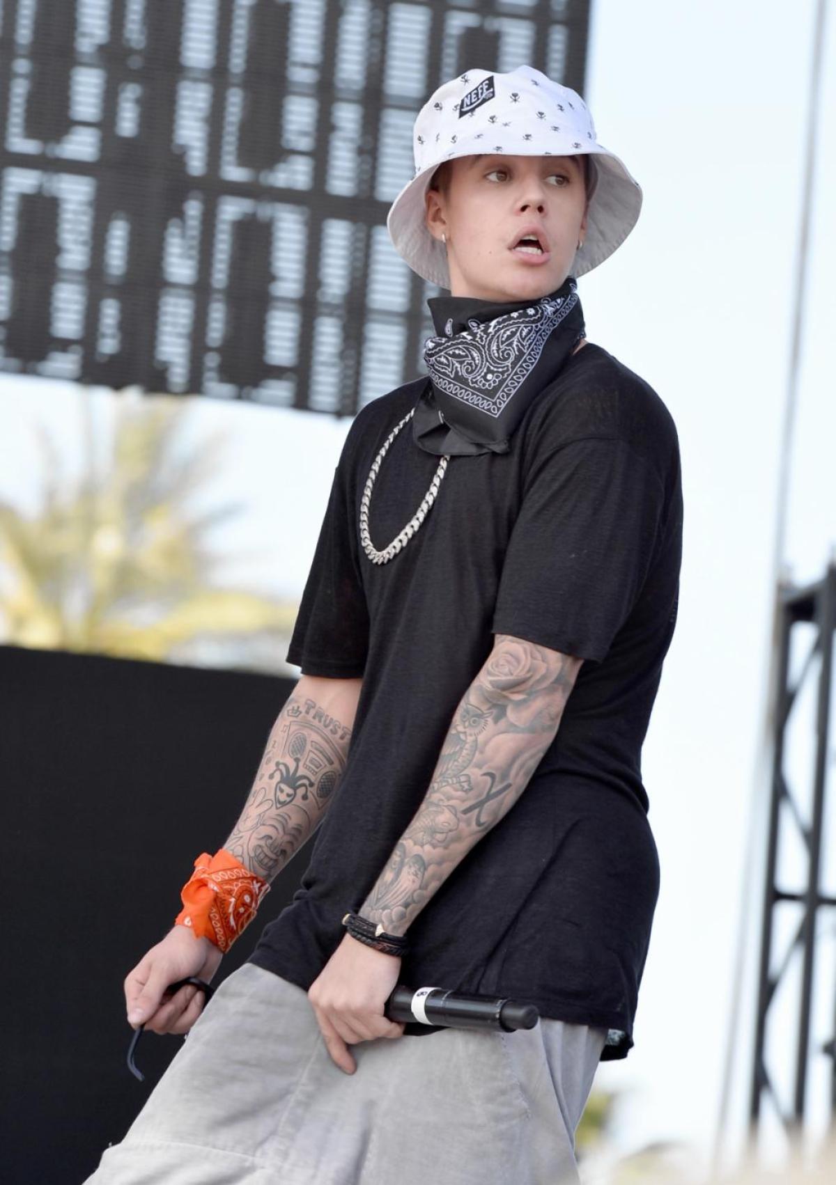 Những khoảnh khắc thân mật của Justin Bieber và Selena Gomez tại Những khoảnh khắc thân mật của Justin Bieber và Selena Gomez tại