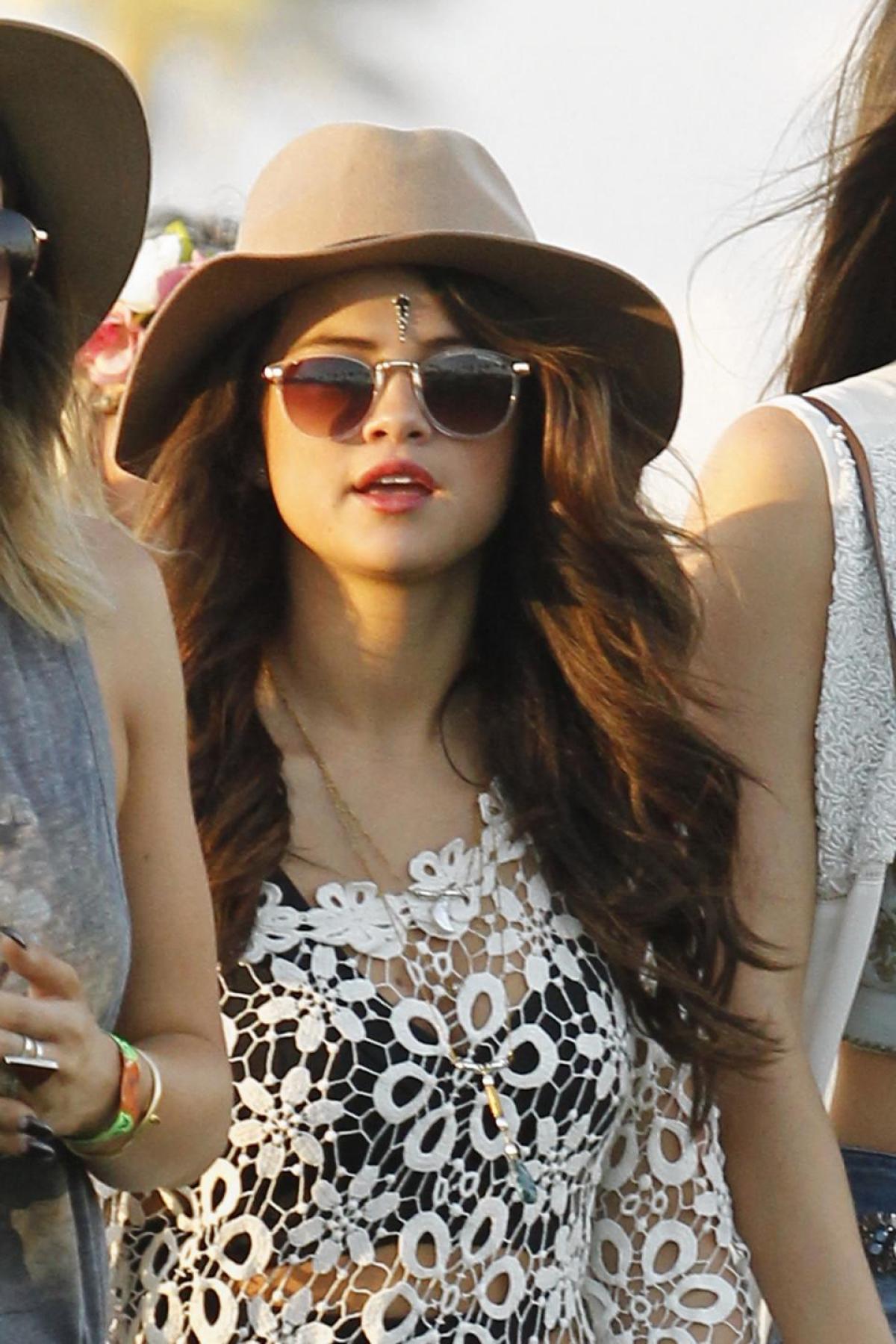 Những khoảnh khắc thân mật của Justin Bieber và Selena Gomez tại Những khoảnh khắc thân mật của Justin Bieber và Selena Gomez tại