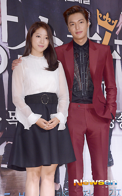 Sao Hàn xót xa trước thảm hoạ chìm tàu của đất nước Sao Hàn xót xa trước thảm hoạ chìm tàu của đất nước