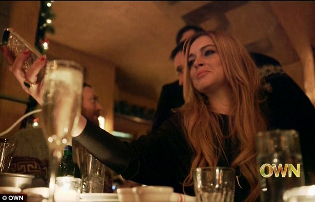 Lindsay Lohan tiết lộ bí mật động trời từng bị sảy thai