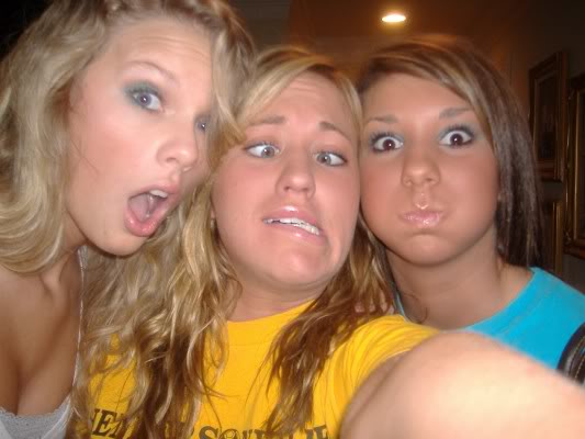 Những khoảnh khắc cười ra nước mắt của Taylor Swift