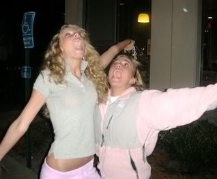 Những khoảnh khắc cười ra nước mắt của Taylor Swift