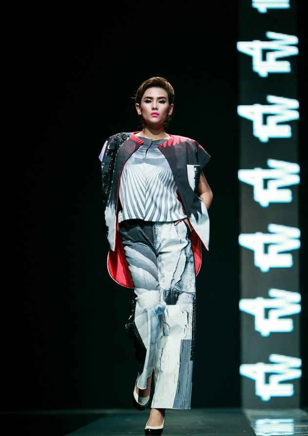 Đỏ mặt với tai nạn 'nhạy cảm' của Võ Hoàng Yến