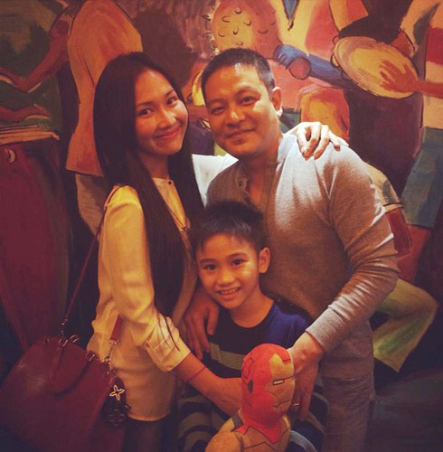 Kim Hiền thử váy cưới trước ngày lên xe hoa