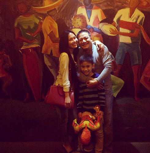 Kim Hiền thử váy cưới trước ngày lên xe hoa