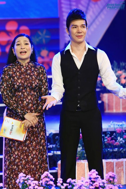 Nathan Lee bất ngờ làm MC