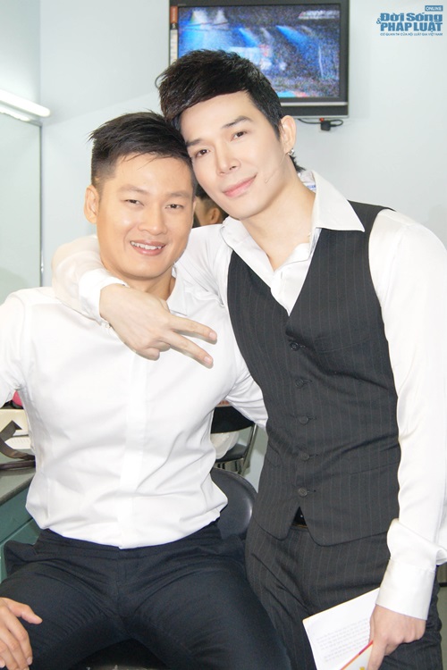 Nathan Lee bất ngờ làm MC