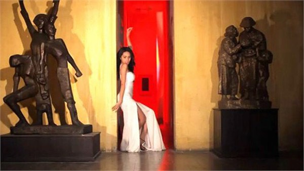 Những ồn ào của Thủy Tiên từ thuở mới vào nghề đến hiện tại 