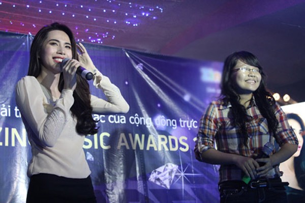 Những ồn ào của Thủy Tiên từ thuở mới vào nghề đến hiện tại 