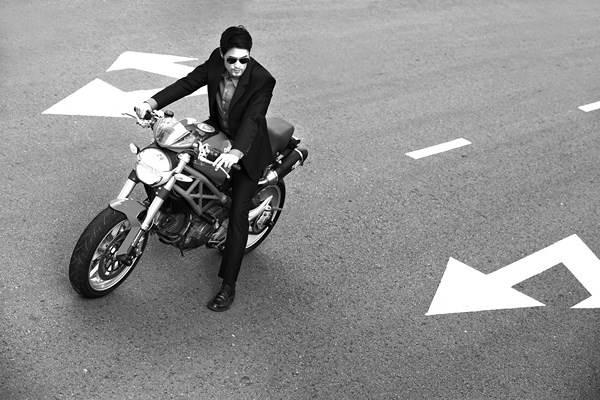 Johnny Trí Nguyễn: Đàn ông 