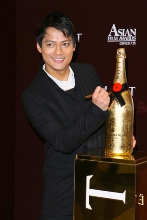 Châu Tấn công khai ảnh người yêu người Mỹ gốc Hoa điển trai Châu Tấn công khai ảnh người yêu người Mỹ gốc Hoa điển trai