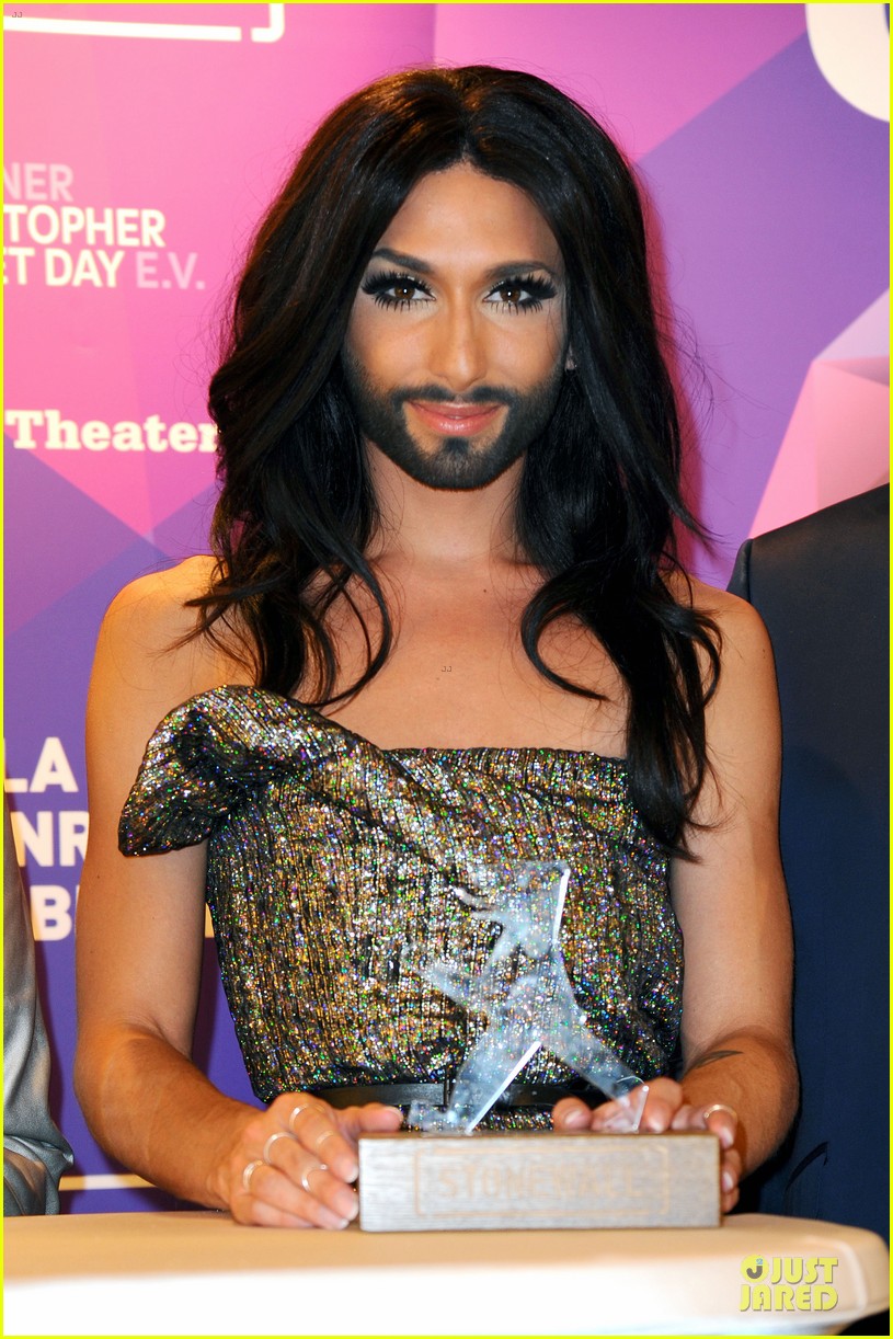 Conchita Wurst -  linh hồn tại lễ hội đường phố Christopher 2014