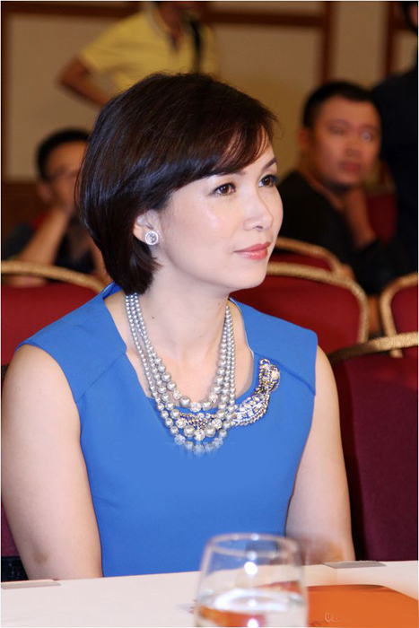 Cận cảnh nhan sắc của hoa hậu 