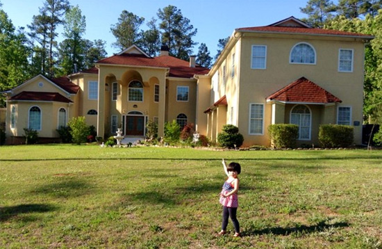 Nơi ăn chốn ở hoành tráng của sao Việt ở trời Tây