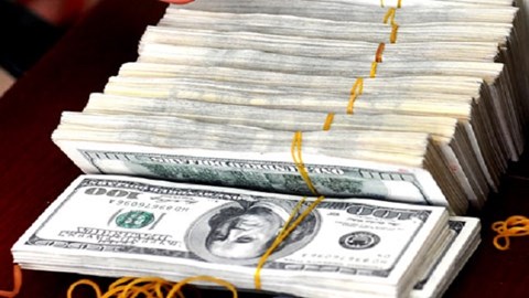 Sự thật phía sau bộ ngực khủng của thiếu nữ buôn tiền Sự thật phía sau bộ ngực khủng của thiếu nữ buôn tiền