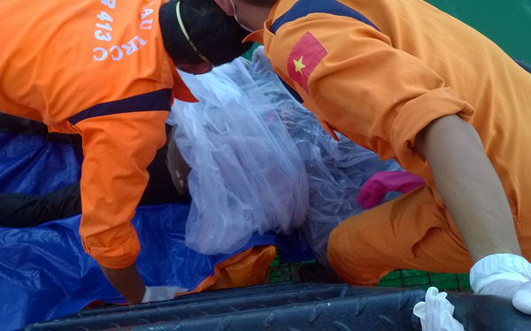 Vụ va chạm tàu cá: Đã tìm thấy thi thể 2 nữ ngư dân Camphuchia