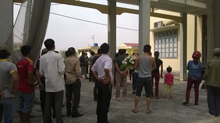 Một thanh niên chết cháy đen trong nhà nghỉ