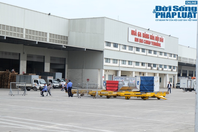 Thi thể 3 mẹ con người Việt chuẩn bị về đến sân bay Nội Bài