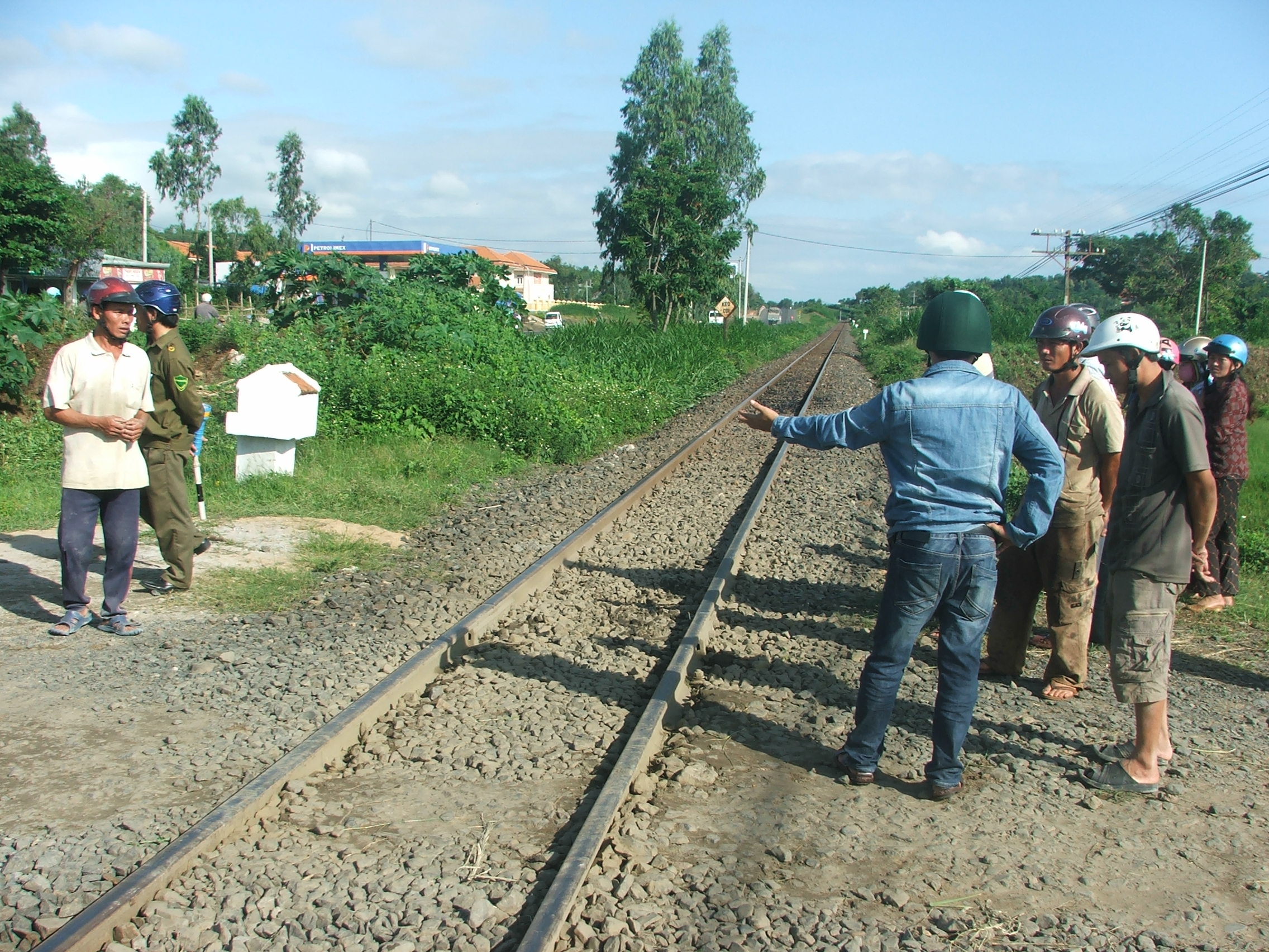 Thiếu quan sát, một phụ nữ bị tàu hỏa tông chết