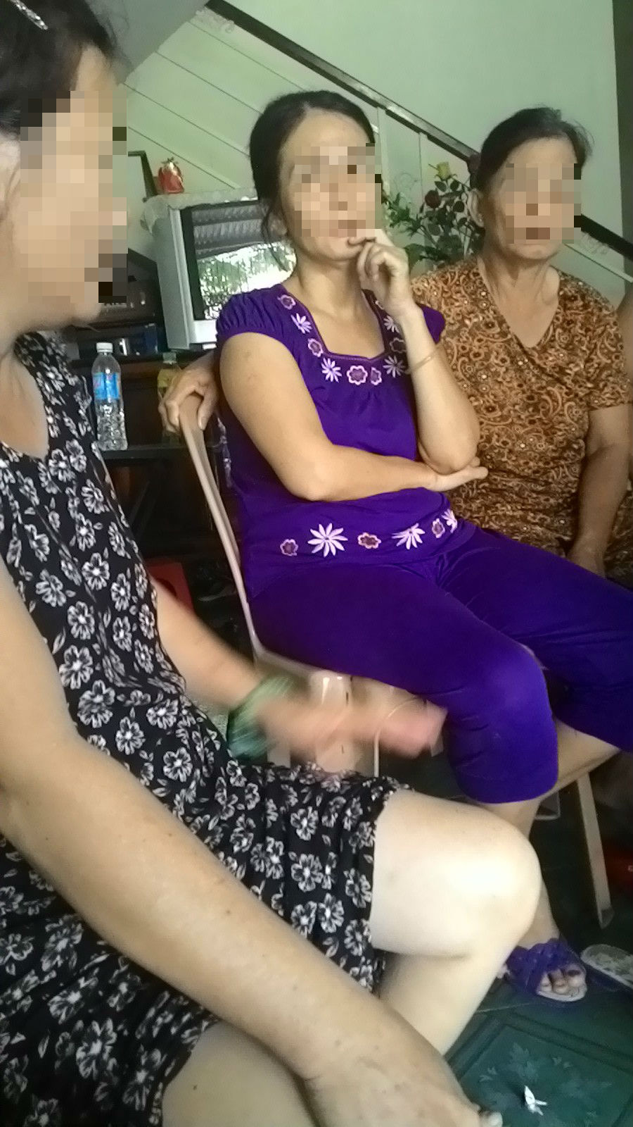 “Kẻ biến thái” xông thẳng vào nhà đâm vùng “nhạy cảm” của nữ sinh “Kẻ biến thái” xông thẳng vào nhà đâm vùng “nhạy cảm” của nữ sinh