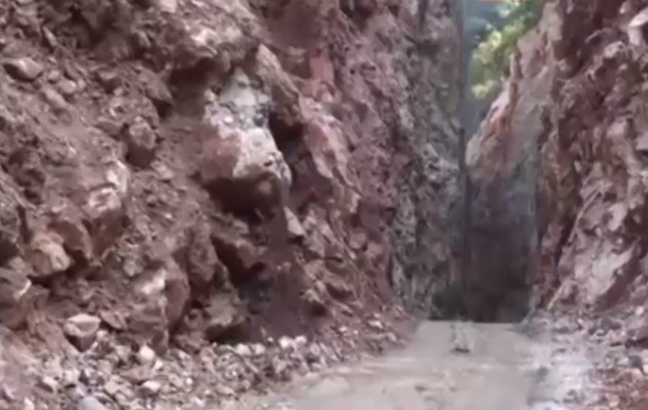 Quảng Ninh thanh tra vụ xẻ núi trong vùng đệm di sản Vịnh Hạ Long Quảng Ninh thanh tra vụ xẻ núi trong vùng đệm di sản Vịnh Hạ Long