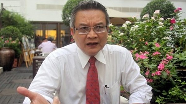 Những người “rũ áo từ quan” gây xôn xao dư luận