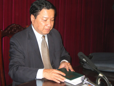 Những người “rũ áo từ quan” gây xôn xao dư luận