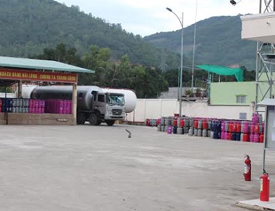 Rò rỉ gas ở bồn chứa trên 30 tấn, 30 hộ dân phải di dời Rò rỉ gas ở bồn chứa trên 30 tấn, 30 hộ dân phải di dời