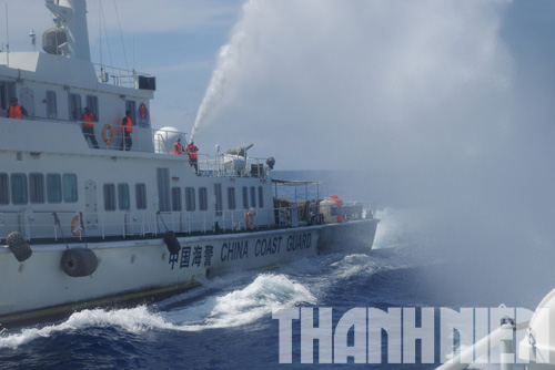 Chùm ảnh mới nhất về hành động hung hăng của tàu Trung Quốc Chùm ảnh mới nhất về hành động hung hăng của tàu Trung Quốc