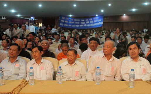 Mittinh phản đối Trung Quốc đặt giàn khoan trái phép