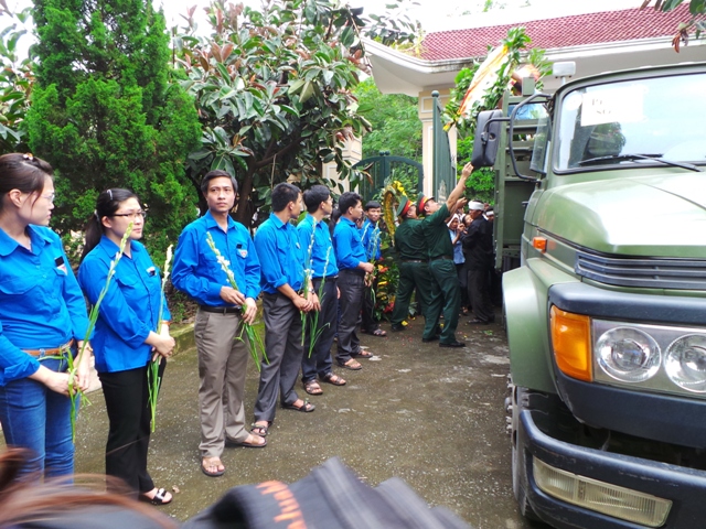 Nghẹn lòng tiễn đưa liệt sỹ trẻ tuổi Đỗ Văn Minh về với đất mẹ