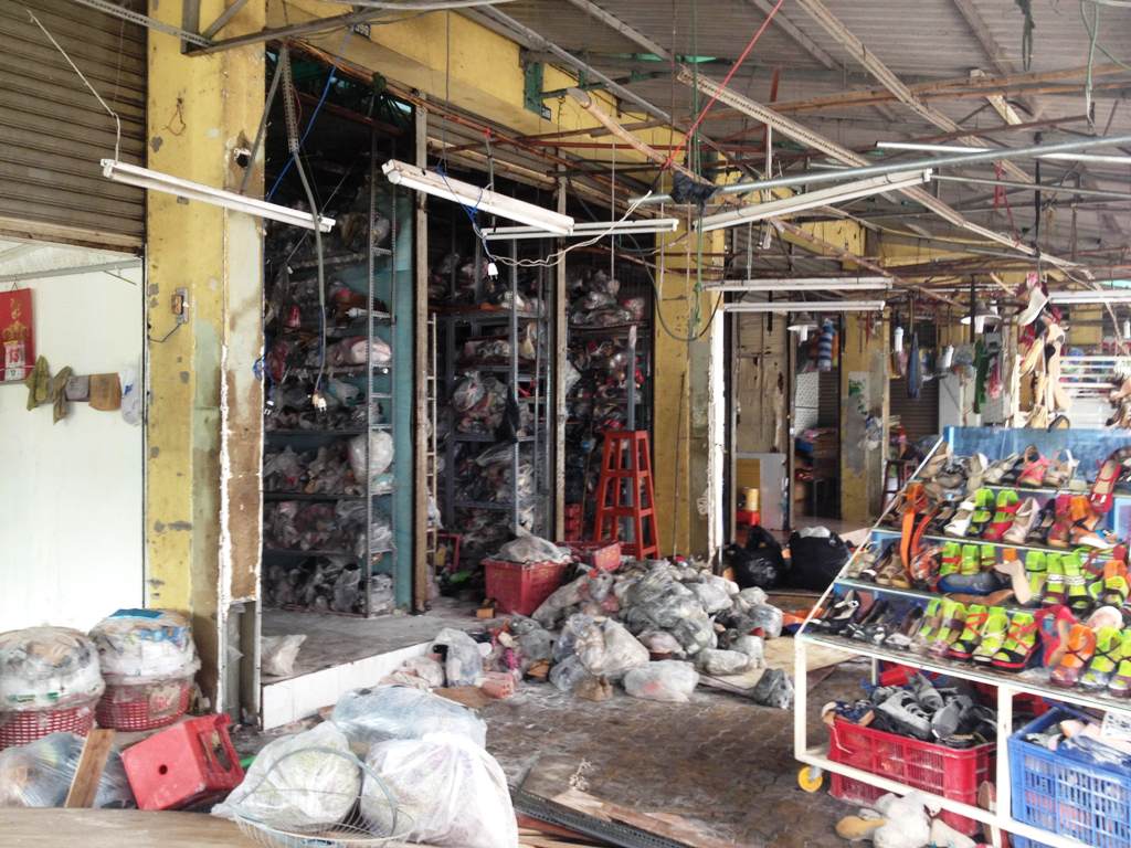 Phát hỏa ở chợ Hạnh Thông Tây, tiểu thương chạy toán loạn