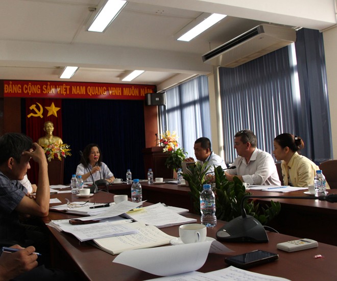 'Sân bay phải bán mì gói, cung cấp nước miễn phí ngay'