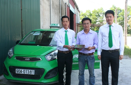 Tài xế taxi trả lại 500 triệu đồng cho khách