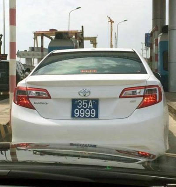 Điểm mặt những cặp xe sang trùng biển số siêu đẹp